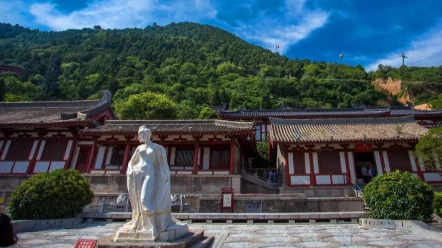 从鲁迅抽烟到华妃出浴，碰瓷式投诉几时休