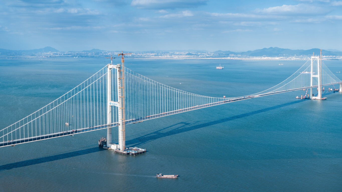 The whole line of Shenzhen-Zhongshan Link connected