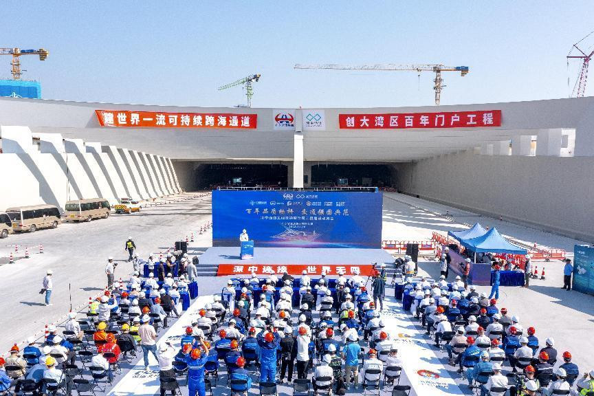 深中通道主线贯通暨附属工程建设动员会现场（摄影：沈仲）