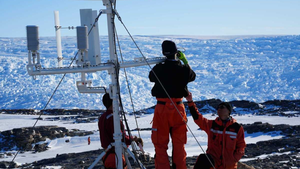 Chinese scientists discover 46 subglacial lakes in Antarctica