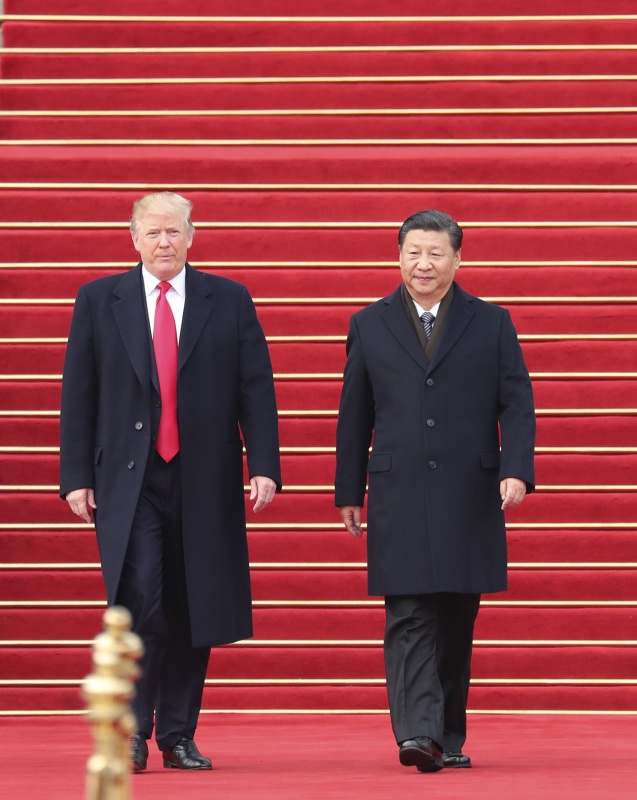 11月9日，国家主席习近平在北京人民大会堂东门外广场举行欢迎仪式，欢迎美利坚合众国总统唐纳德·特朗普对中国进行国事访问。 新华社记者庞兴雷 摄