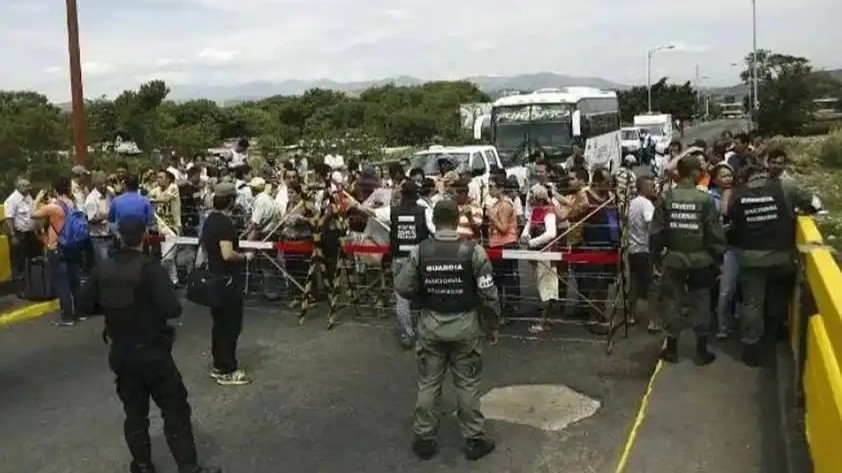 柬埔寨和泰国举行会谈 同意“立刻且无条件”停火