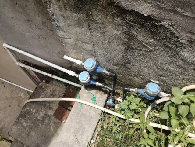 吴川市覃巴镇对面坡村那覃自然村的自来水管网