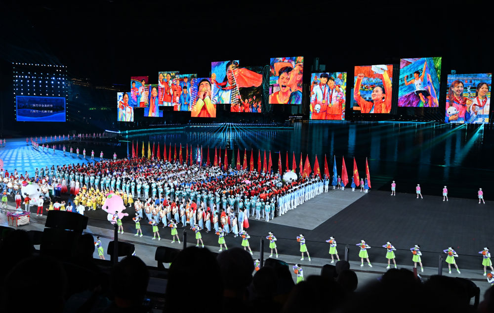 ↑ 这是拍摄的闭幕式现场。 新华社记者 连振 摄
