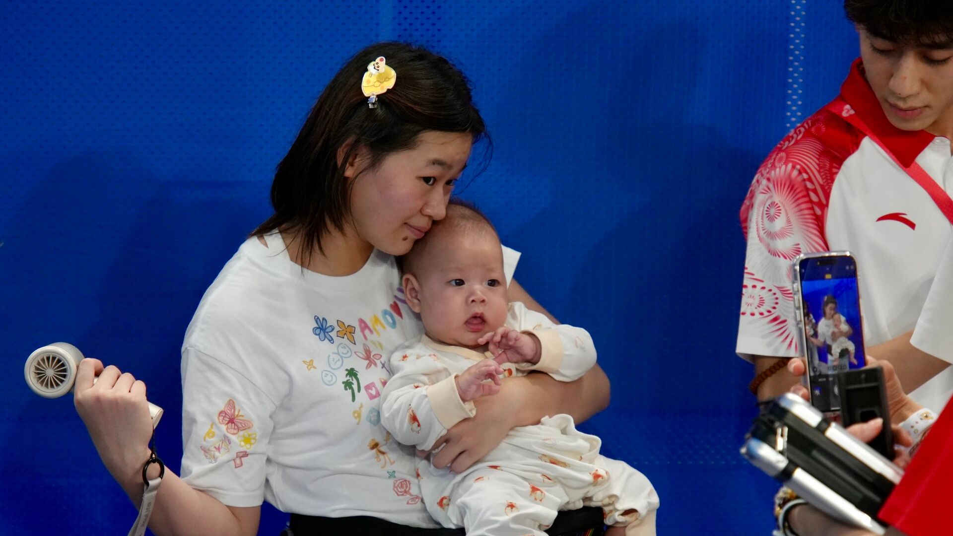 全运时刻｜全妹抱娃、苏神挂靴……这些瞬间比奖牌更动人