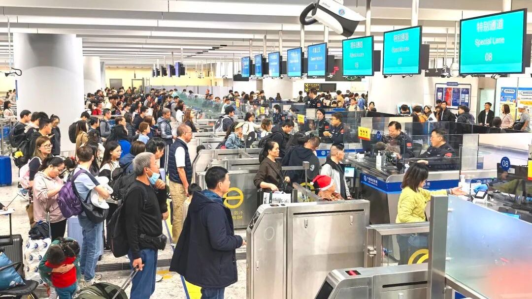 外国友人也来体验跨年！大湾区跨境流动态势火热