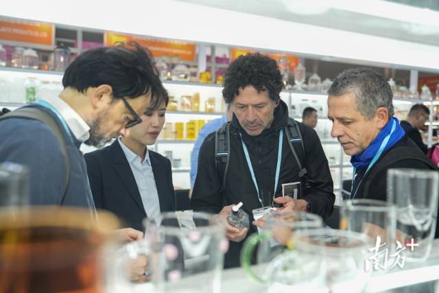 南方+ 钟志辉 拍摄