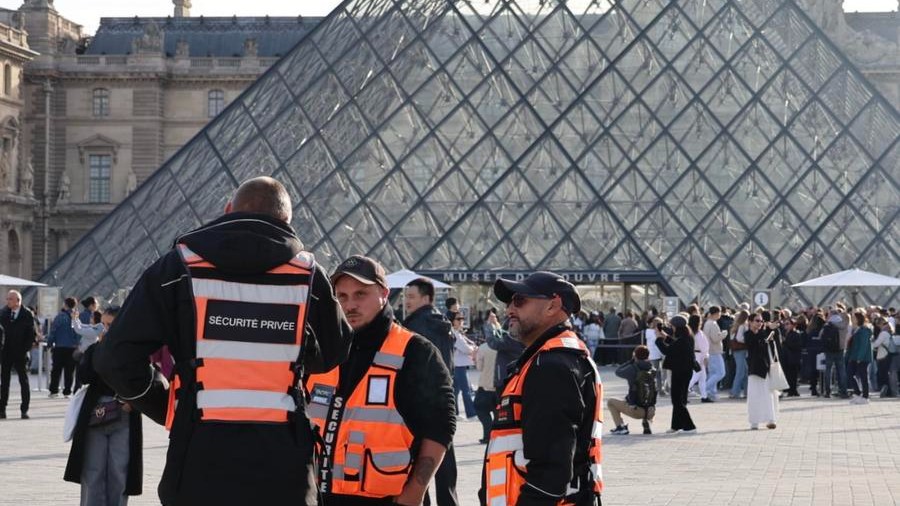 Louvre director admits security failures, proposes new measures