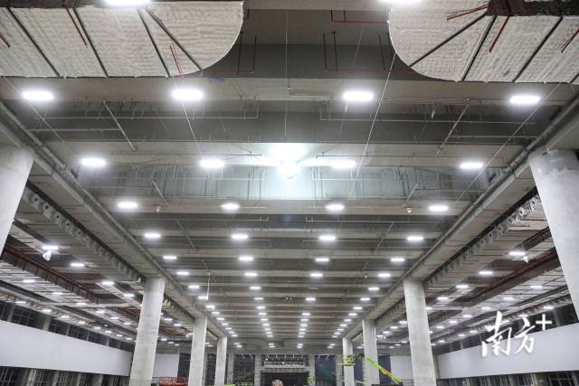 展馆内均采用高光效LED光源，最大限度节约电能损耗。
