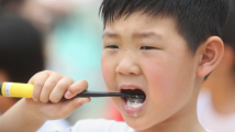 国家药监局:牙膏不是“促长牙”“补牙洞”的神器 国家药监局:牙膏不是“促长牙”“补牙洞”的神器