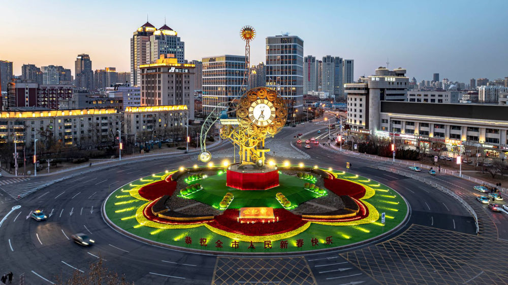 这是1月26日拍摄的天津世纪钟
。一条沿海河延展的观澜商业文旅经济带正在形成�，</p><p style=