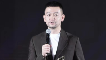 《流浪地球》导演郭帆:讲好中国自己的科幻故事 《流浪地球》导演郭帆:讲好中国自己的科幻故事