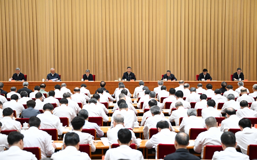 　　7月14日至15日，中央城市工作会议在北京举行。中共中央总书记、国家主席、中央军委主席习近平出席会议并发表重要讲话。中共中央政治局常委李强、赵乐际、王沪宁、蔡奇、丁薛祥、李希出席会议。新华社记者 谢环驰 摄
