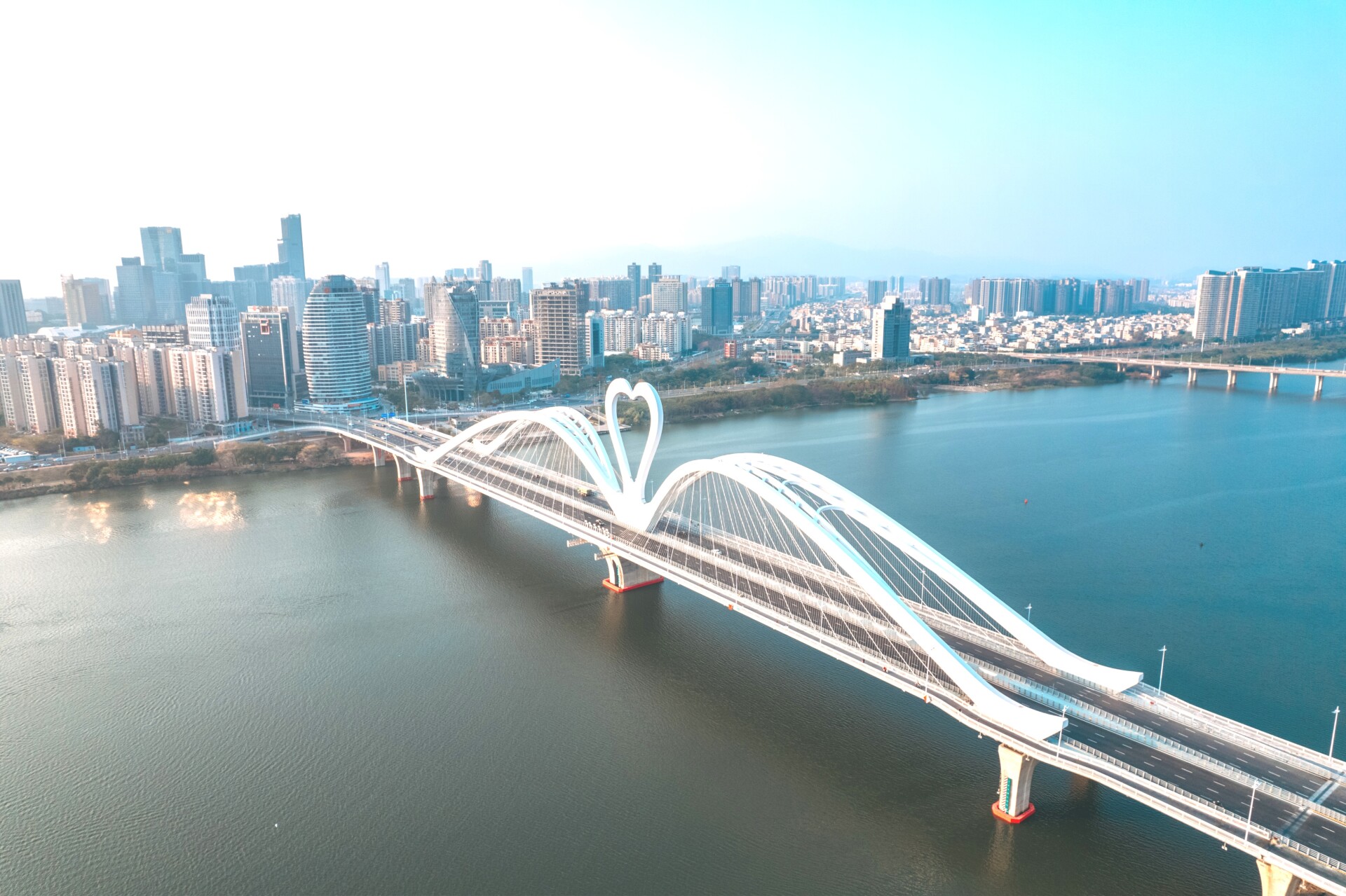 The Echeng Bridge in Huizhou. 南方+ 王昌辉 拍摄