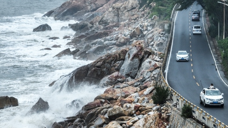 广东将防风应急响应提升为Ⅰ级