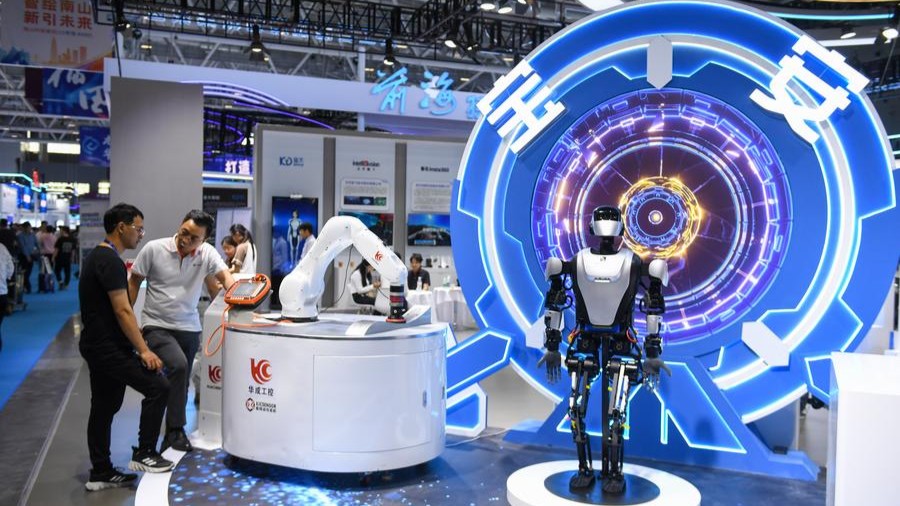 Over 4,300 new technologies, products shine at China Hi-Tech Fair