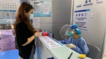 国务院联防联控:发热门诊诊疗量达峰后持续下降 国务院联防联控:发热门诊诊疗量达峰后持续下降