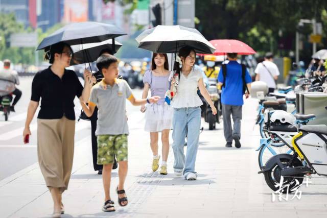 南方+ 鄭新洽 拍攝
