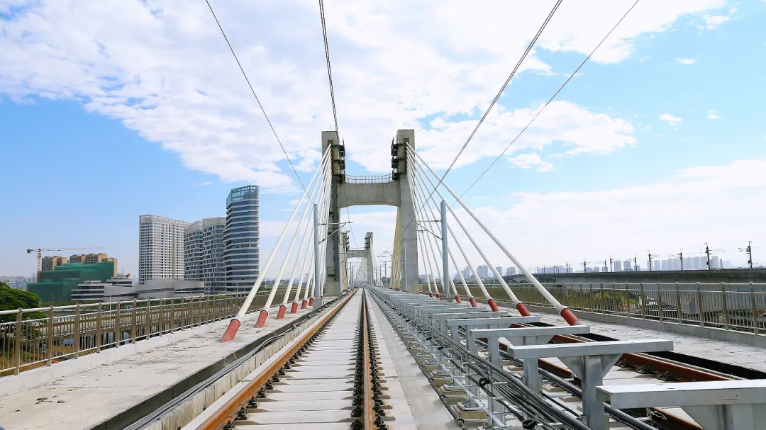 Dongguan's Metro Line 1 speeds ahead with full track completion