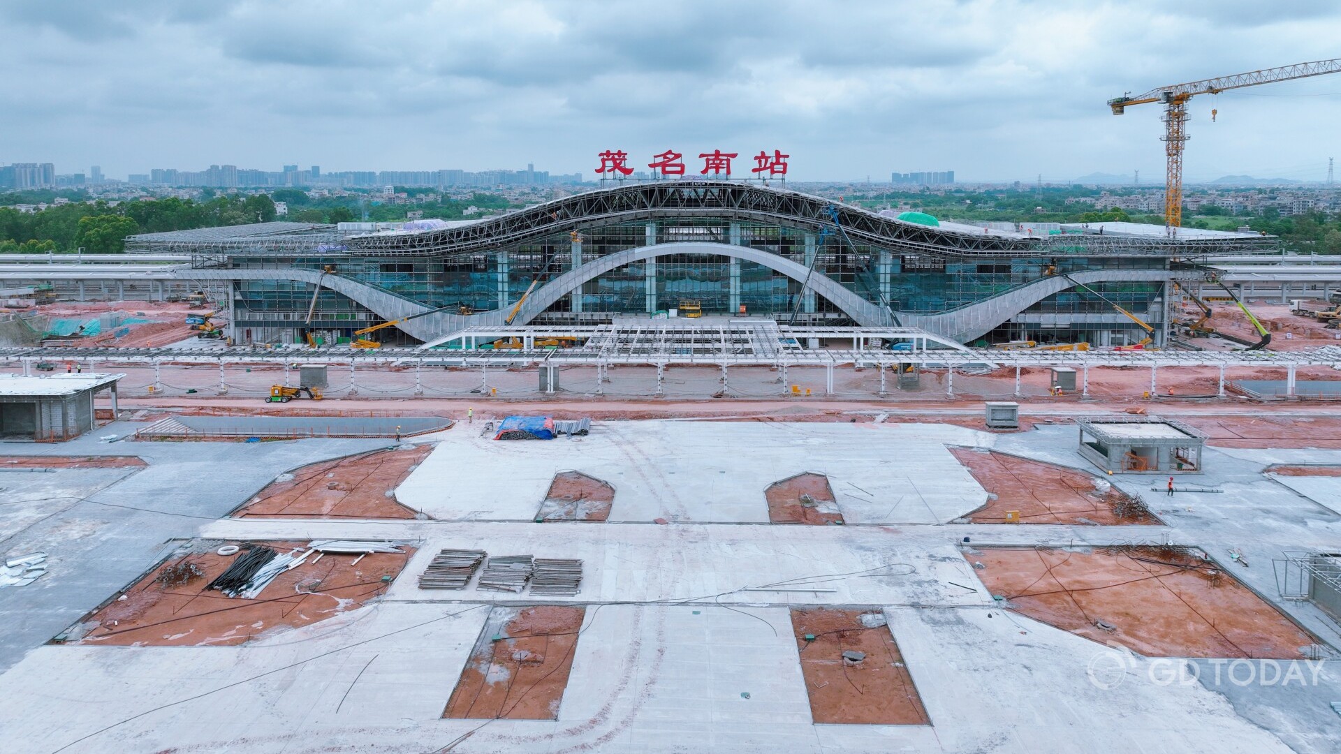 Maoming South Station on Guangzhou-Zhanjiang High-Speed Railway nears completion