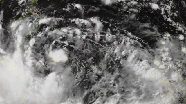 “蝴蝶”13日登陆海南后折向广东，局地或出现龙卷风险