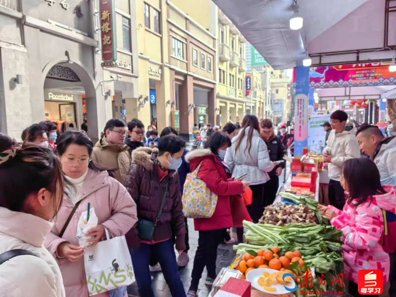 “消费帮扶工惠行”活动现场。通讯员供图