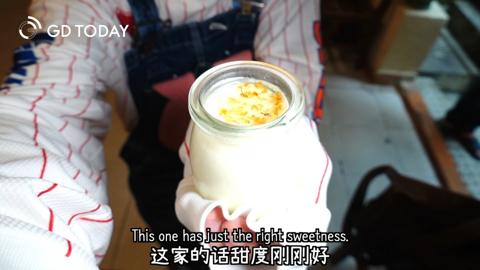 Savoring authentic double-skin milk with ROK food vlogger in Shunde