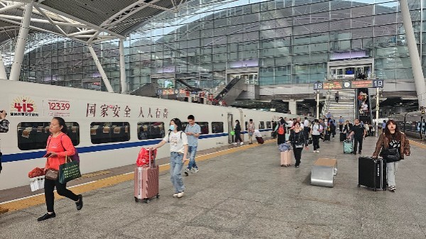 “国安号”主题高铁列车从广州出发！途经南宁、昆明等旅游热点城市
