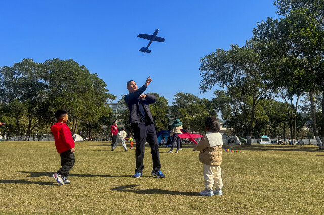 Sunny days expected for holidays, but cold air on the way
