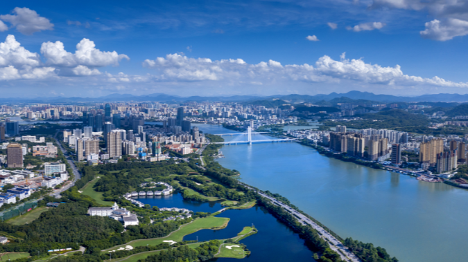 惠州市委理论学习中心组举行专题学习会，深学细悟《习近平谈治国理政》第四卷