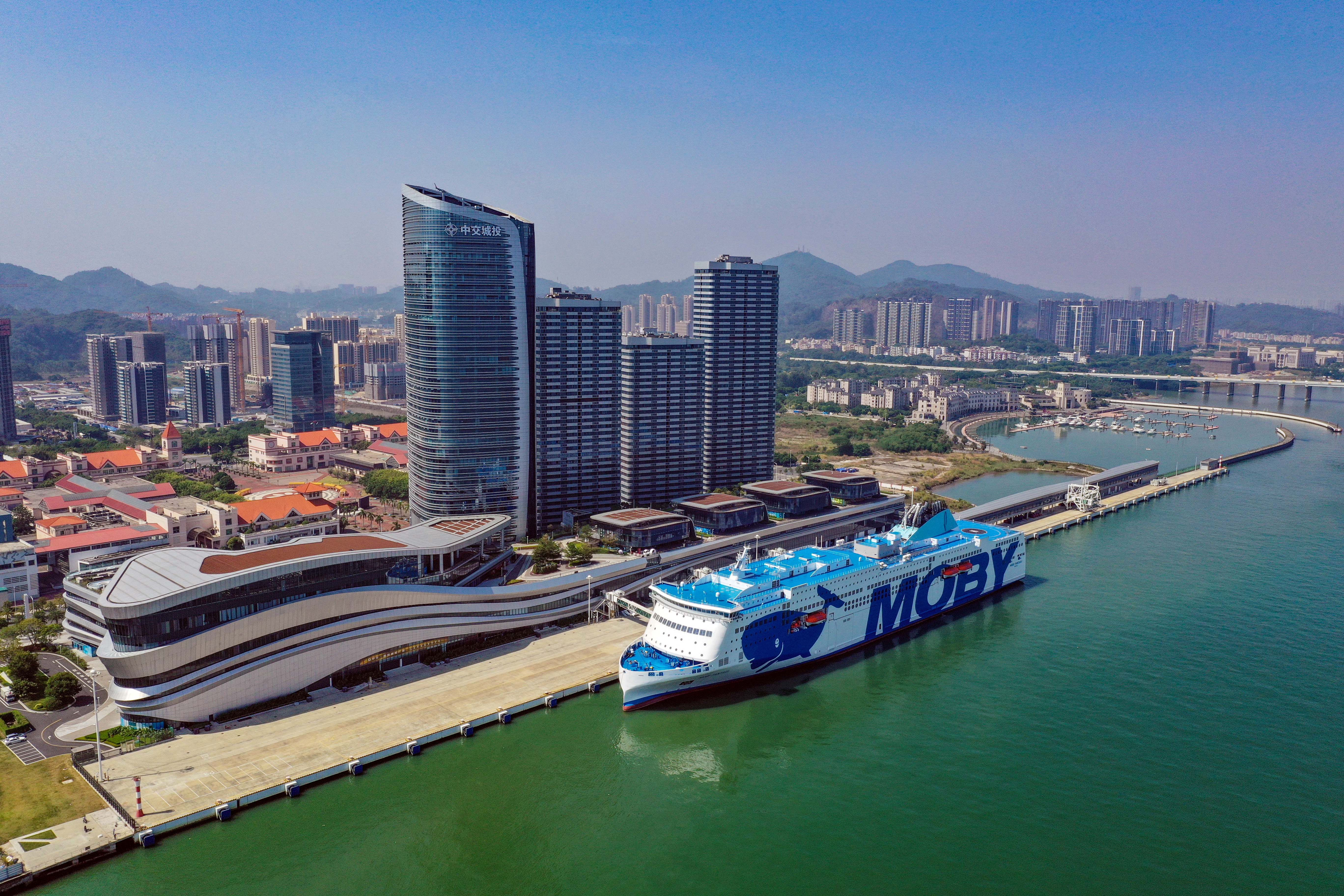 Biggest ro-ro passenger ship berths at Guangzhou’s Nansha