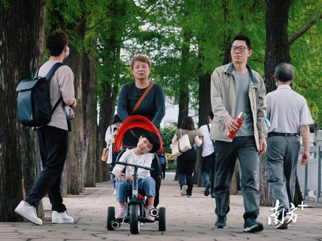 南方⁺ 徐昊 拍摄