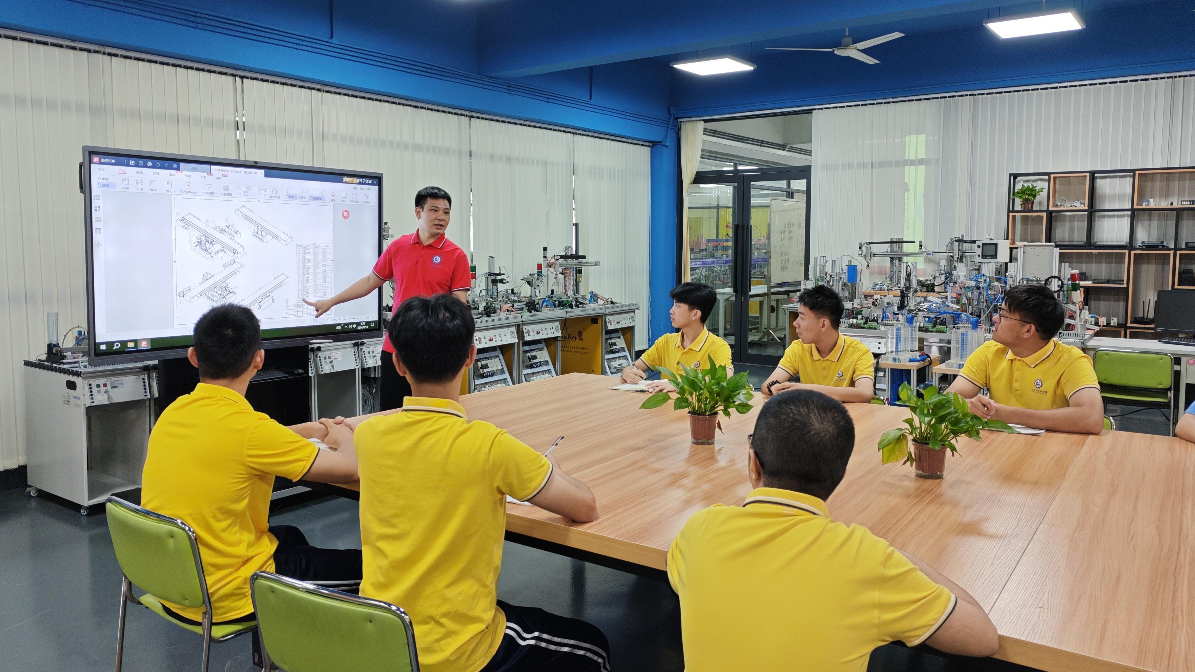 “广东好人”吴恩来：从技校生“逆袭”国家技能大师