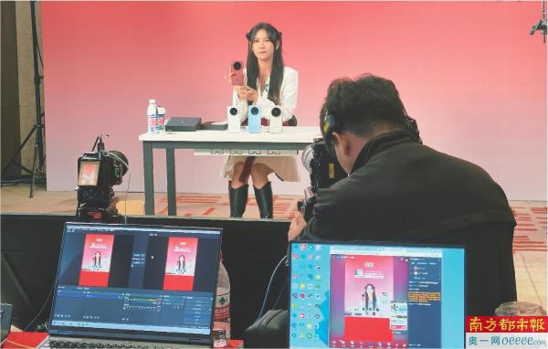 1月20日，“广货行天下”春季行动手机专场促销活动现场。