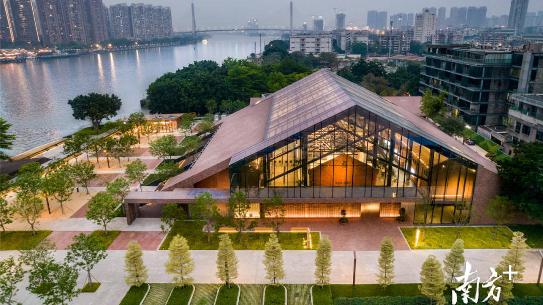 Guangzhou's new waterfront retail destination opens