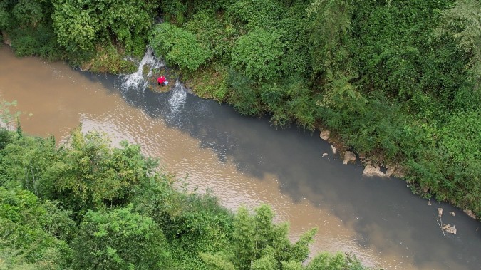 重庆南川通报“一河段水体颜色异常”：溶洞涌水造成水质异常