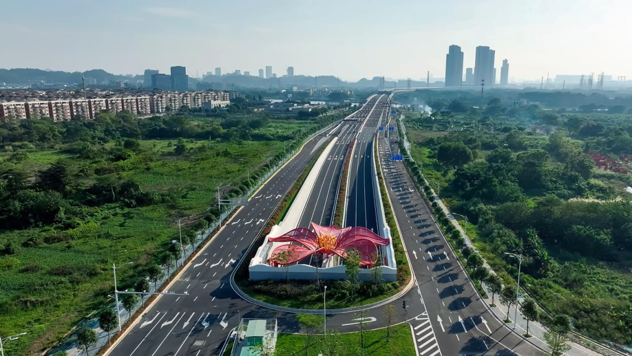 New expressway halves travel time between downtown Guangzhou and South Station
