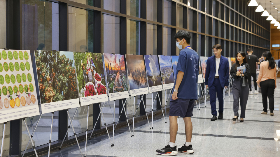 "Charming Guangdong" Photography Exhibition staged in Malaysia