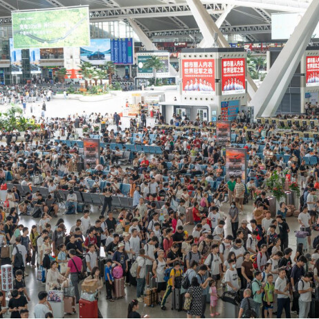 Guangzhou South Railway Station adds trains this weekend