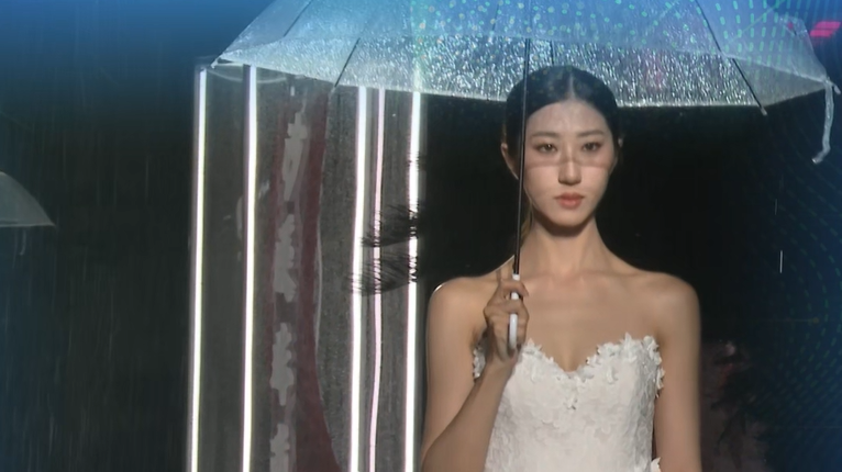 Shaxi fashion show shines at the longest outdoor runway