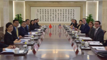 中美外交官员在京会谈 中方就台湾等问题阐明严正立场 中美外交官员在京会谈 中方就台湾等问题阐明严正立场