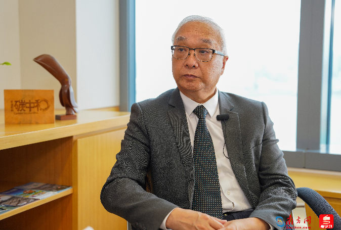 香港特区政府环境及生态局局长谢展寰