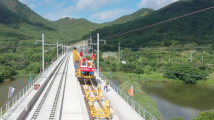 汕汕铁路全线开始铺轨 预计12月达到开通条件