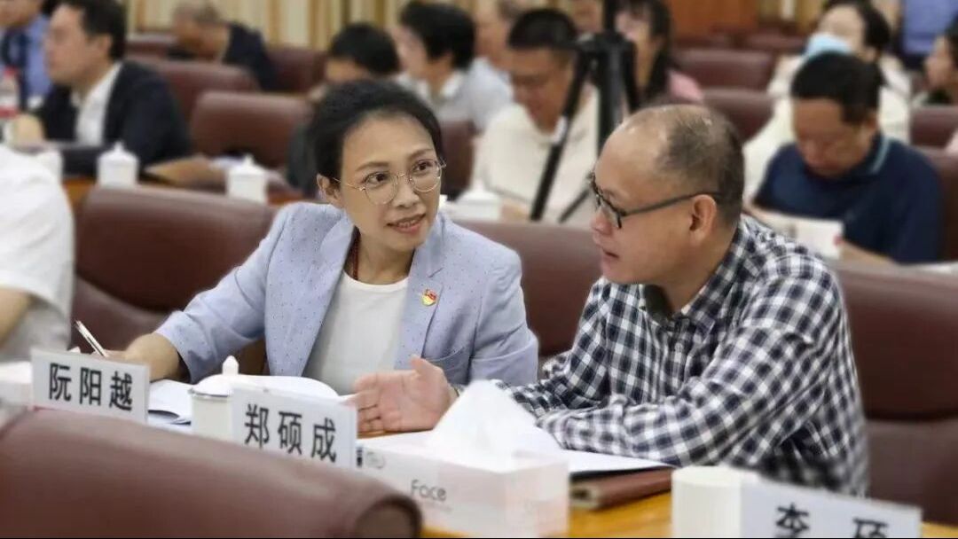 全国人大代表阮阳越建议：加大以案释法力度传递法治精神