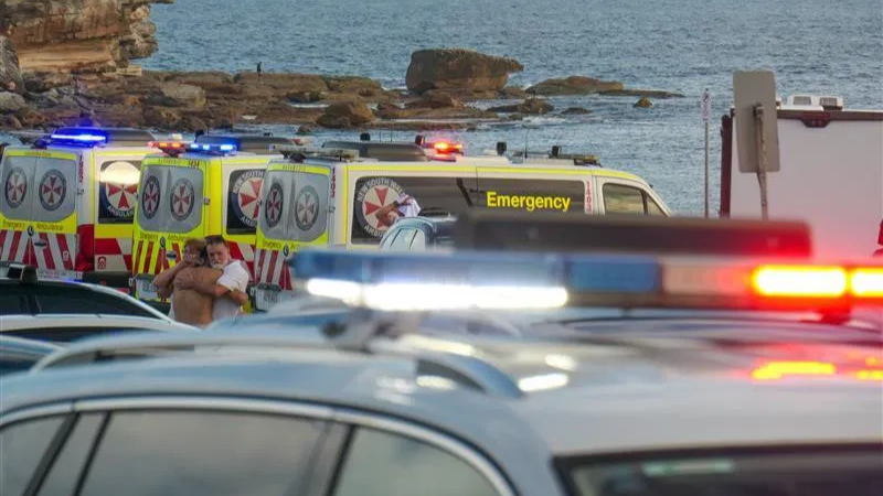 澳大利亚枪击案已致16死42伤 澳全国降半旗志哀