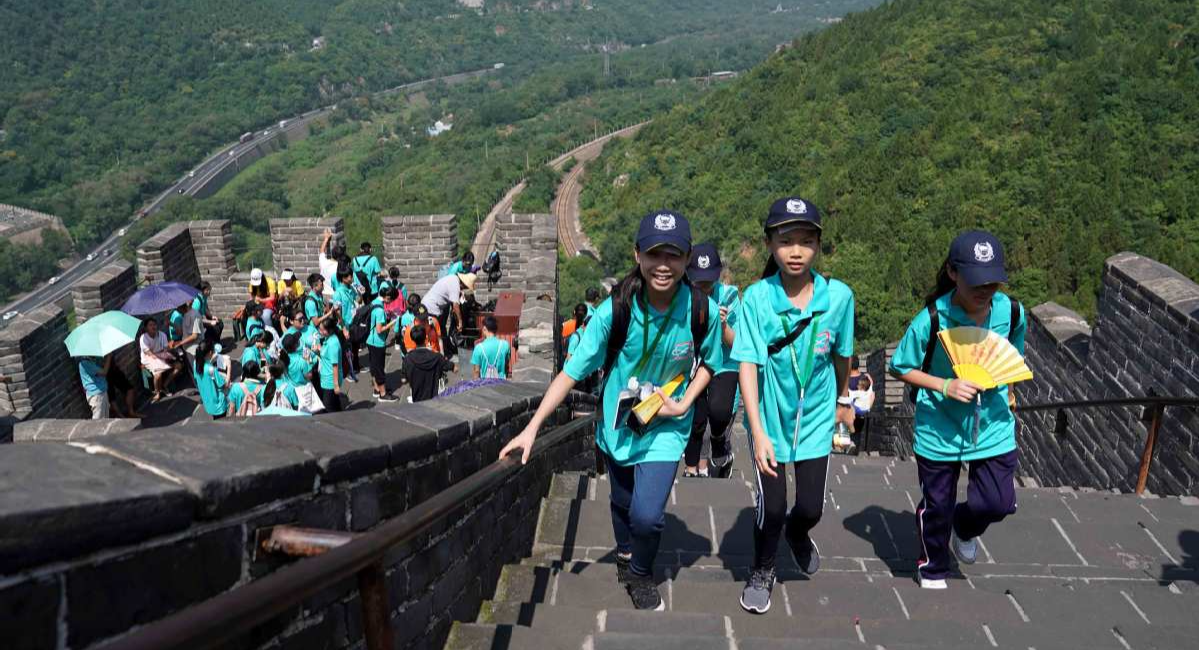Hong Kong offers students free mainland tours Hong Kong offers students free mainland tours