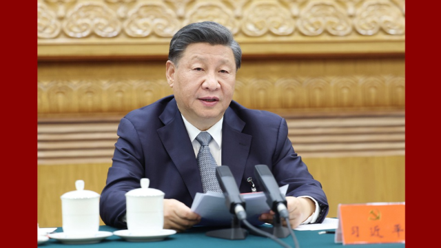 Presidium of 20th CPC National Congress holds first meeting