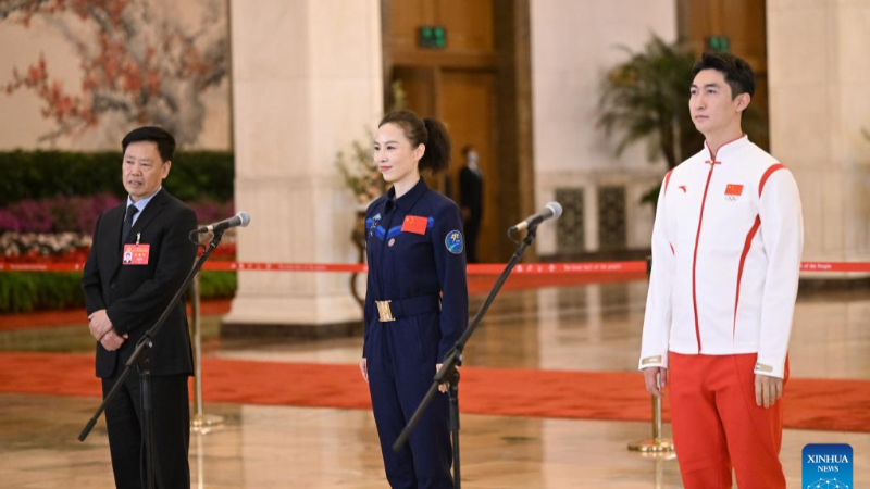 Delegates to 20th CPC National Congress attend interview in Beijing