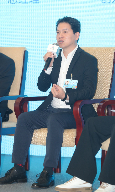 宝宝巴士联合创始人卢学明在圆桌对话。新华网 陈杰摄