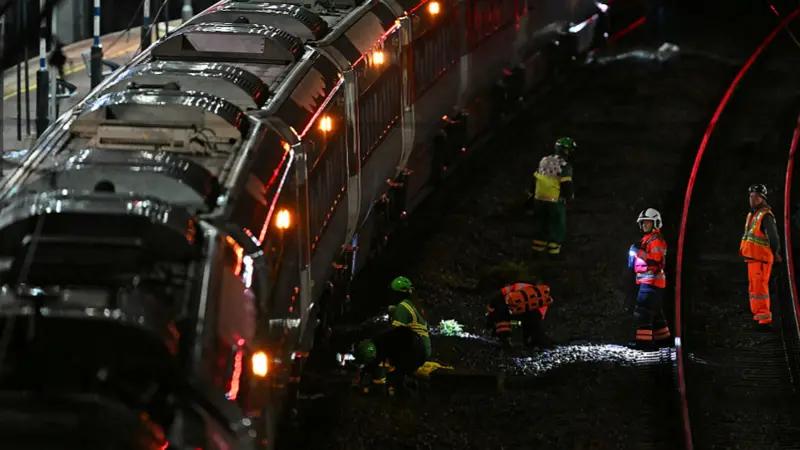 △当地时间11月1日，英国一火车发生持刀行凶事件。